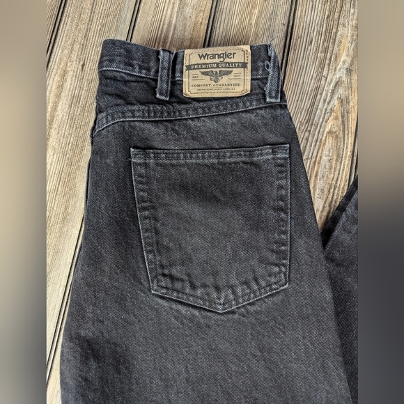 Wrangler regular fit black denim 36X32 - Picture 2 of 7